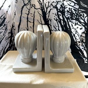 Beautiful dove, gray, hot air, balloon bookends